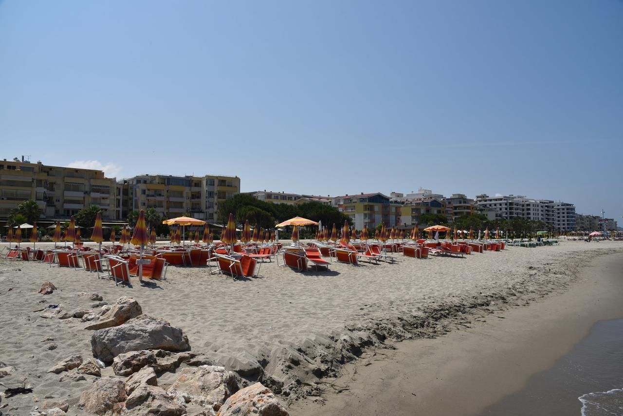 Hotel Sunrise Golem  Exterior foto